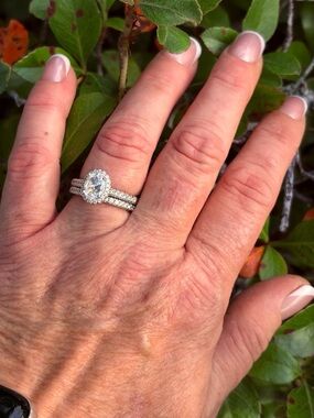 Classic Halo Diamond Engagement Ring and Matching Band - White size 7,8